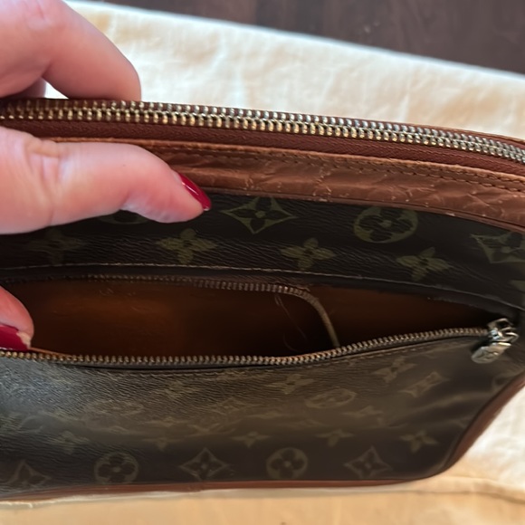 Authentic Louis Vuitton Monogram Wristlet - Picture 9 of 16